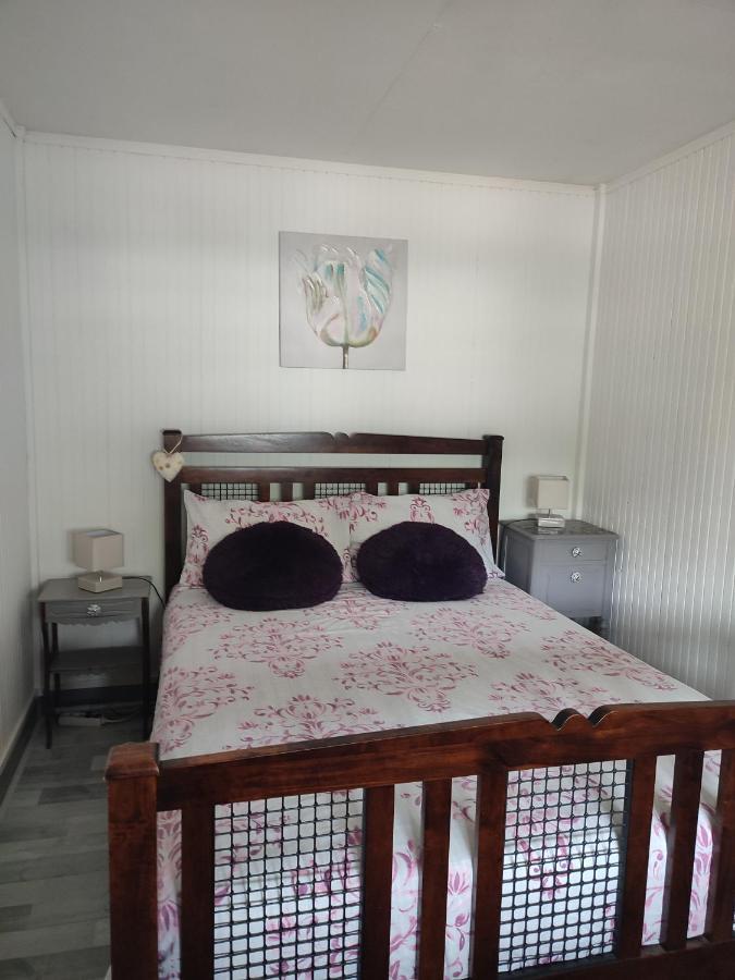 Chalet Dans La Foret....Adorable 1 Bedroom Chalet Surrounded By Woodland Pressignac Eksteriør billede